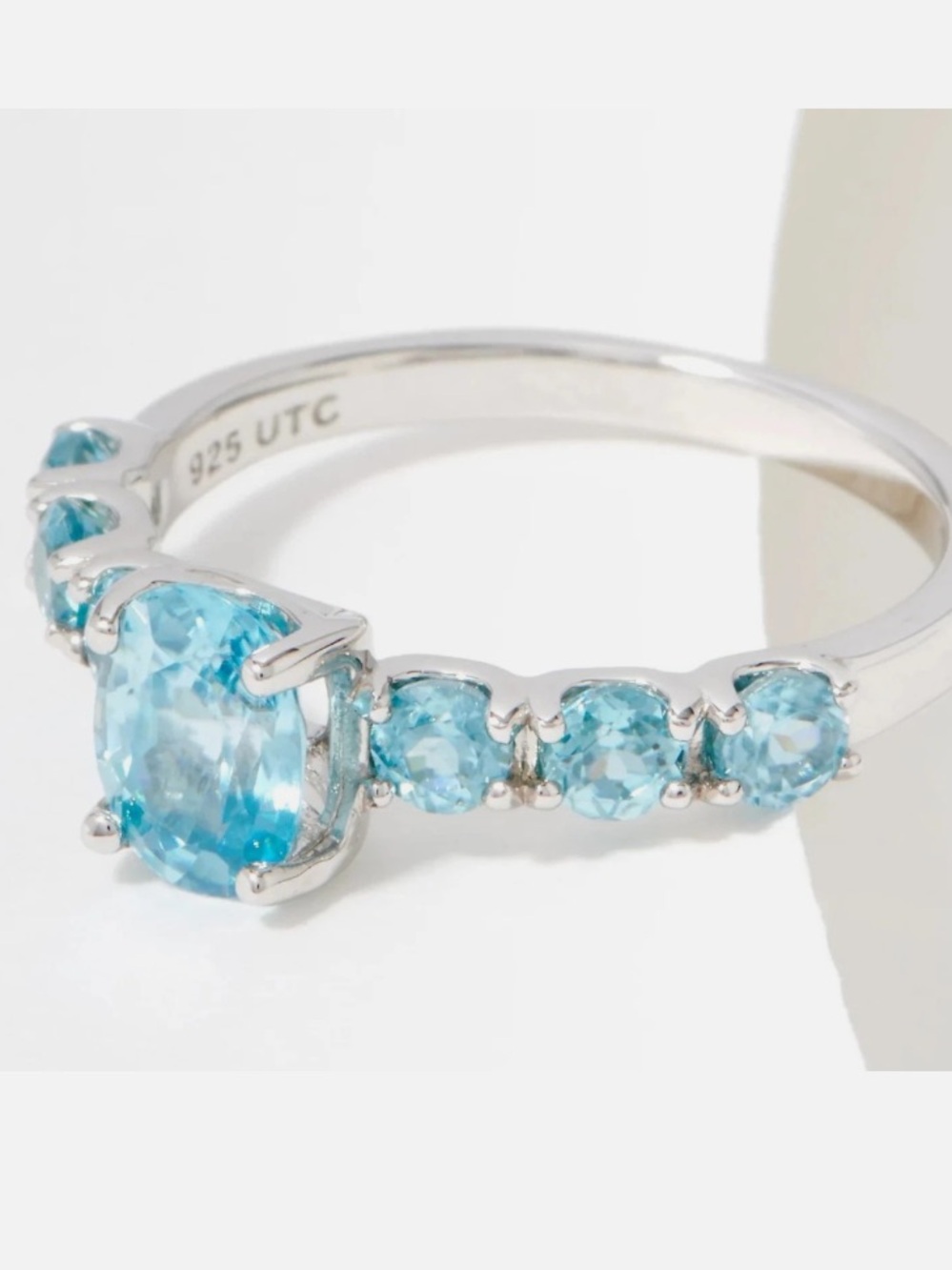 Generation Gems Exotic Oval Cut 7-Stone Ring Sterling Silver New with Box